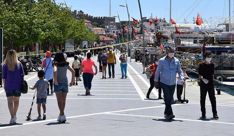 В Турции ввели комендантский час по выходным дням