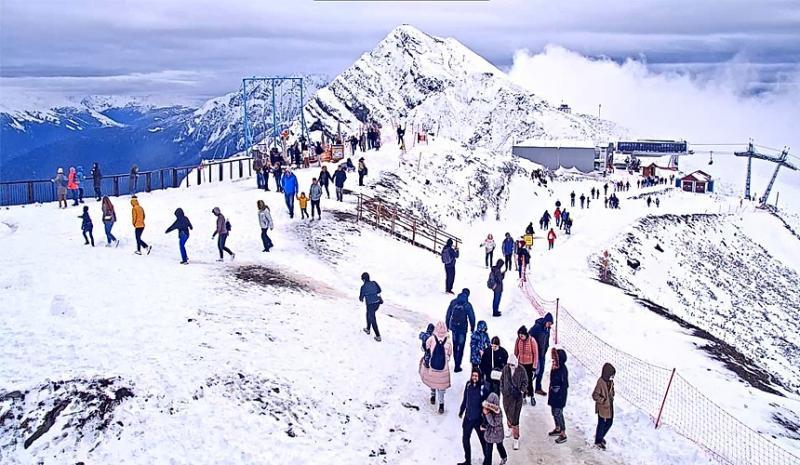 На горнолыжных курортах Сочи сообщают о первом снеге