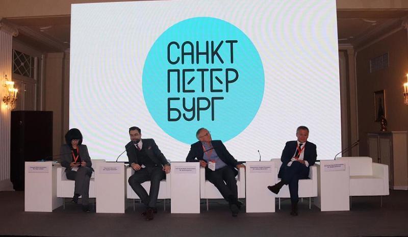 В сети высмеяли новый логотип Петербурга за 7 млн рублей