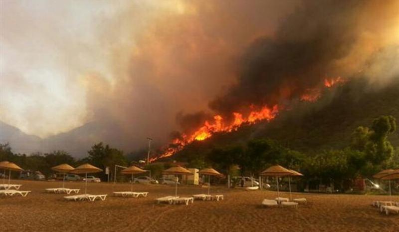 Персонал горящего отеля в Мармарисе устроил драку с туристами