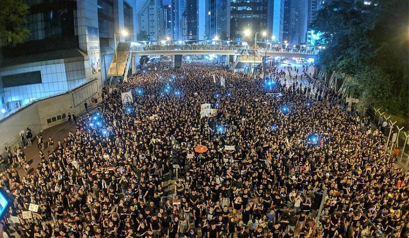 Названы безопасные места в Гонконге на время протестов 