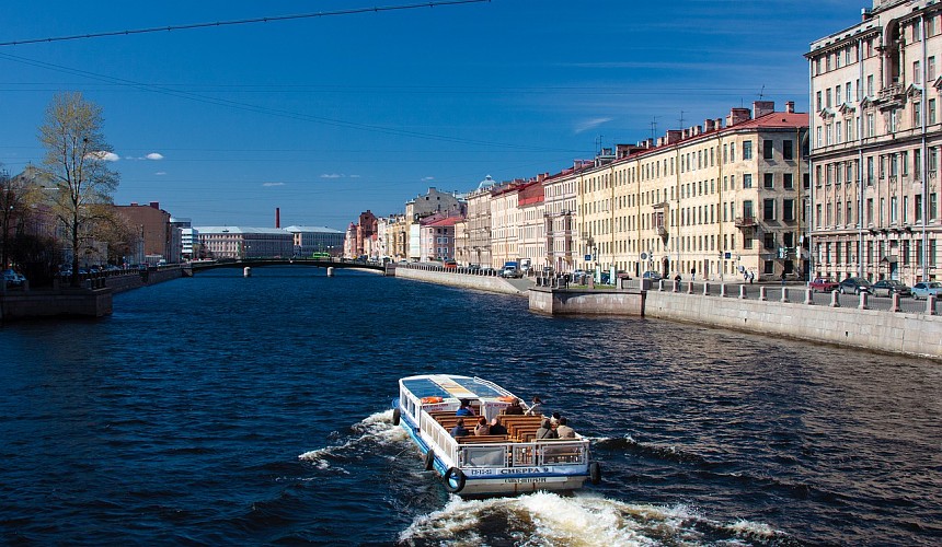 Экскурсии по рекам и каналам Санкт-Петербурга начнутся с 18 апреля